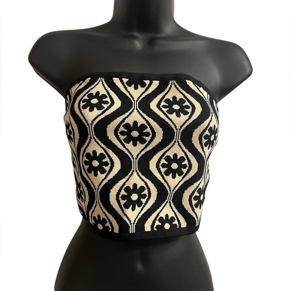 Finders Keepers Knit Quinn Sleeveless Crop Top Sz L NWT - Picture 1 of 3
